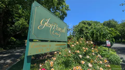 30 Pearsall Ave N #3P, Glen Cove, NY 11542