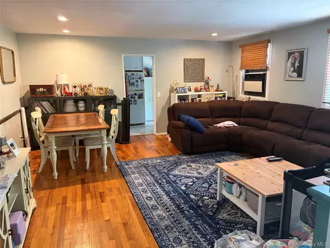 1532 160th St #634, Whitestone, NY 11357