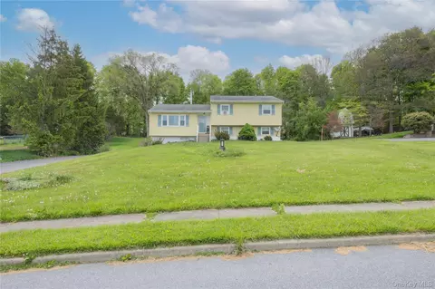 62 Barnes Rd, Washingtonville, NY 10992
