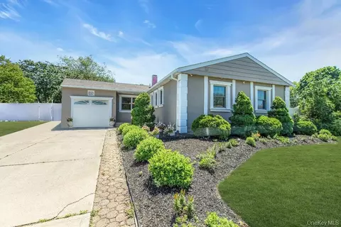 49 Miller Ave, Port Jefferson Station, NY 11776