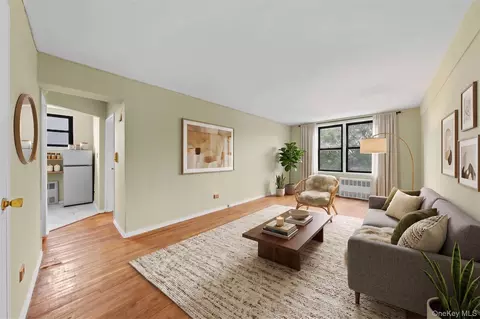 50-21 39 Pl #3B, New York, NY 11104