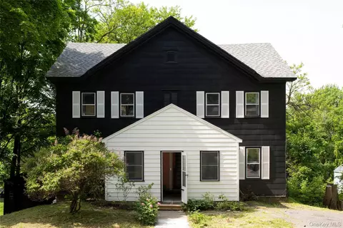 52 Church St, Chatham, NY 12037