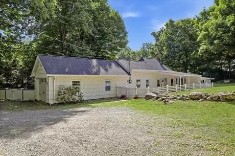 341 Cherry St, Bedford Hills, NY 10507
