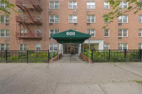600 Locust St #5K, Mount Vernon, NY 10552