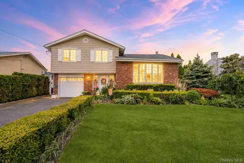 39 Brewster Rd W, Massapequa, NY 11758