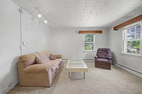 Living - 121 Putnam Dr, Kent, NY 10512 photo 1 of 3