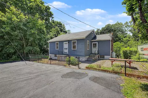 121 Putnam Dr, Kent, NY 10512