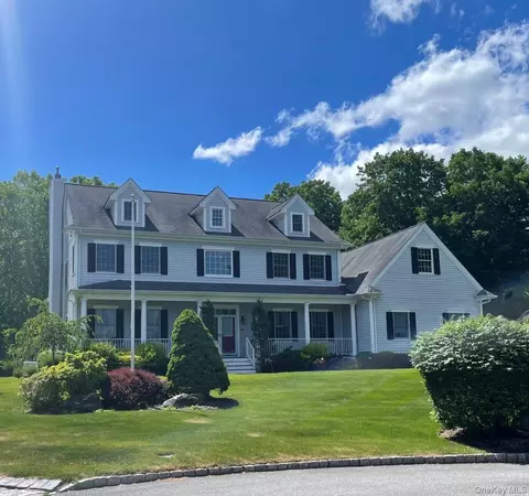 12 Meadowview Ln, Carmel, NY 10512