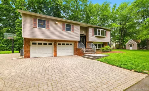226 Ehrhardt Rd, Orangetown, NY 10965