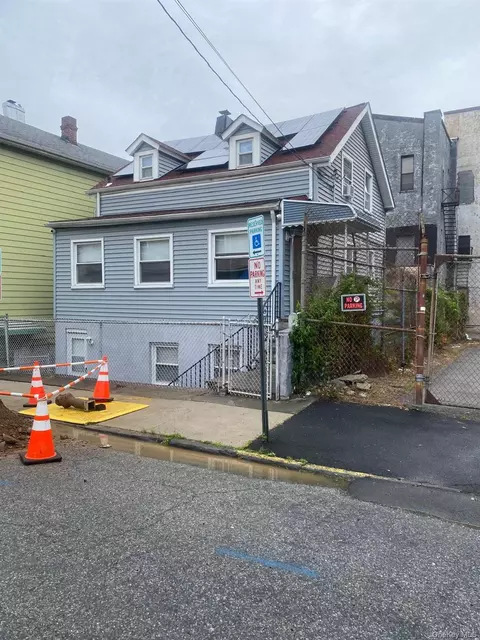 8 Morris Pl, Yonkers, NY 10705