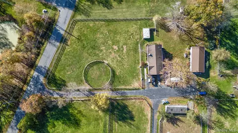 99 Dusinberre Rd, Gardiner, NY 12525