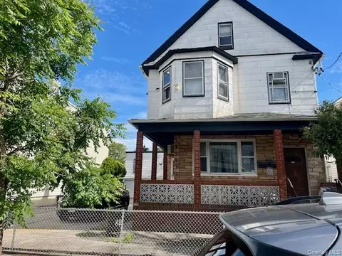 8032 90th Ave, Woodhaven, NY 11421