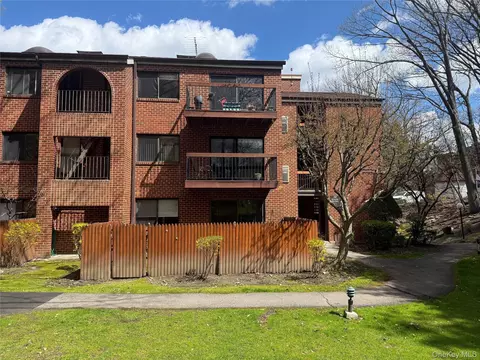 10 Bronxville Glen Dr #1, Yonkers, NY 10708