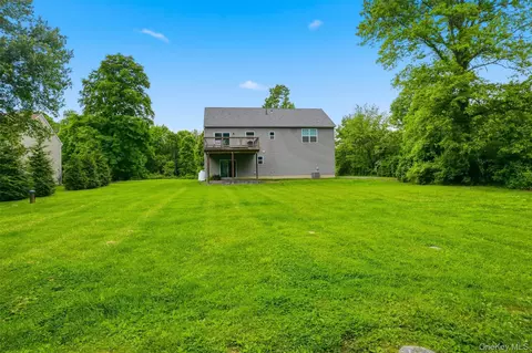 Exterior - 201 Kingsview Hwy, Wallkill, NY 12589 photo 2 of 5