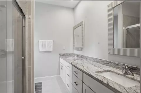 Bath - 201 Kingsview Hwy, Wallkill, NY 12589 photo 1 of 5