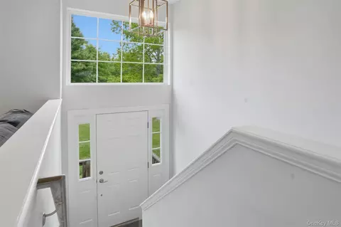 Entry Way - 201 Kingsview Hwy, Wallkill, NY 12589 photo 1 of 5