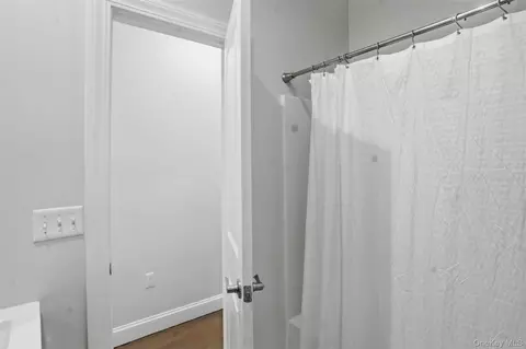 Bath - 201 Kingsview Hwy, Wallkill, NY 12589 photo 5 of 5