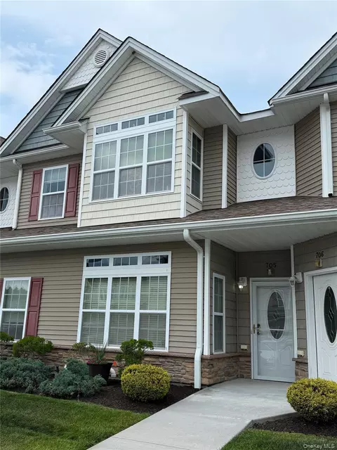 705 Egrets Lndg, Carmel, NY 10512