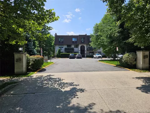 89 N Broadway #221, White Plains, NY 10603
