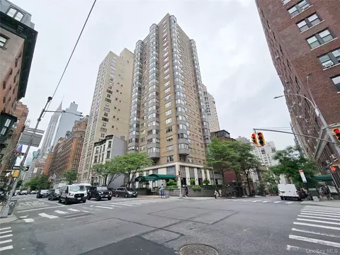 137 E 36th St #9H, New York, NY 10016
