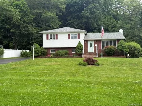 6 Beech St, Clarkstown, NY 10954