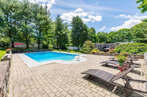 12 Sun Hill Rd, Katonah, NY 10536