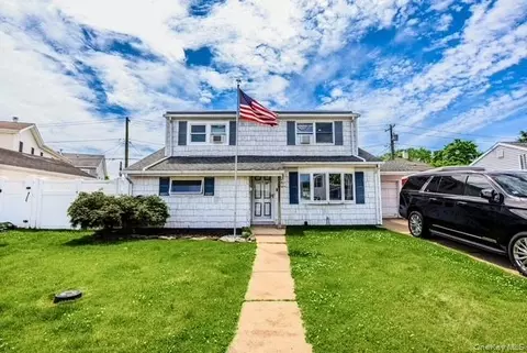 4236 Clarissa Rd, Bethpage, NY 11714
