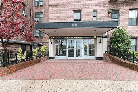 83-11 139 St #4G, Briarwood, NY 11435