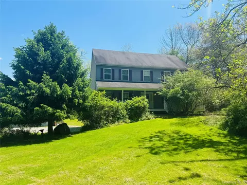 633 Winterton Rd, Mamakating, NY 12721
