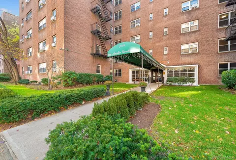 73-44 Austin St #5/S, Forest Hills, NY 11375