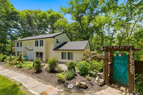 62 Old Sylvan Lk, East Fishkill, NY 12533