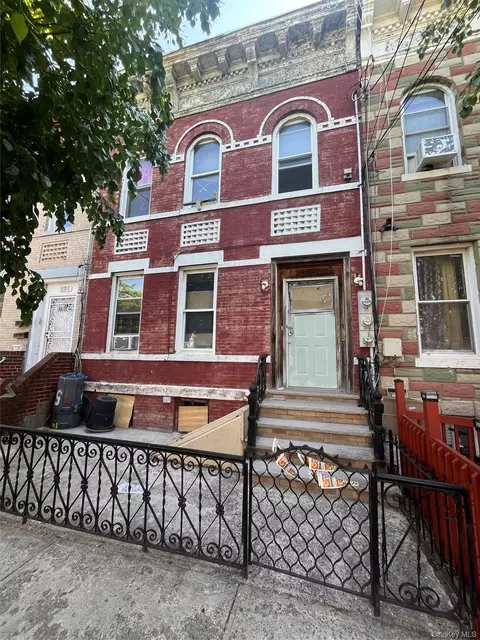 593 Warwick St, Brooklyn, NY 11207