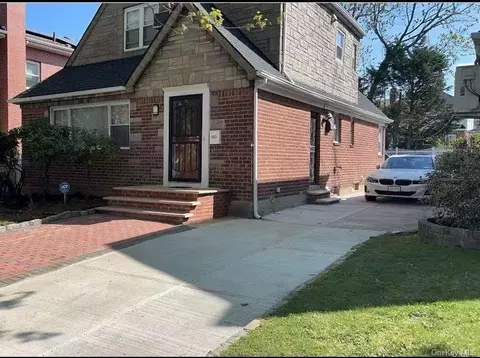 58-07 210th St, Bayside, NY 11364