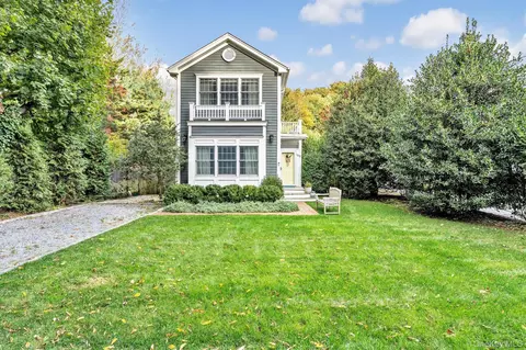 188 S Country Rd, Southampton, NY 11960