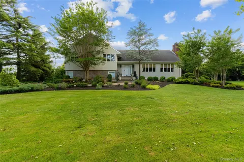 11 Hickory Rd, Woodmere, NY 11598