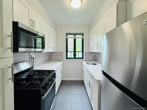 1680 Metropolitan Ave #6D, New York, NY 10462