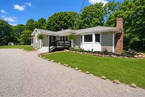 280 Holbrook Rd, Lake Ronkonkoma, NY 11779