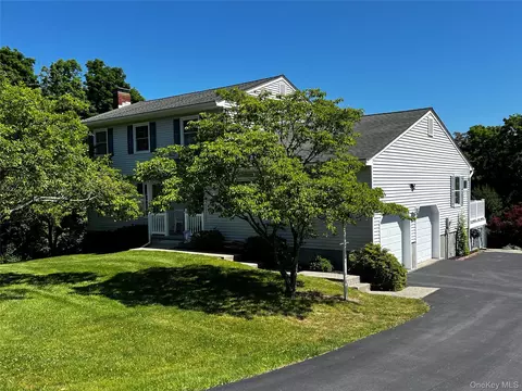 316 Forest Valley Rd, Pleasant Valley, NY 12569