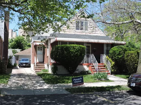 311 Beach 17, Far Rockaway, NY 11691
