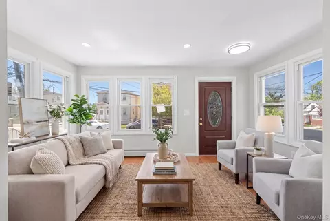 11633 192nd St, New York, NY 11412