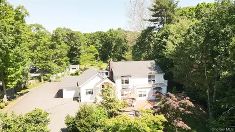 249 Cold Spring Rd, Syosset, NY 11791