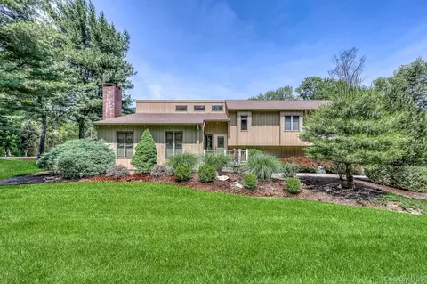 15 Caroll Dr, Ramapo, NY 10901