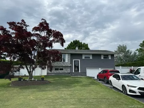 129 Sherman St, Brentwood, NY 11717
