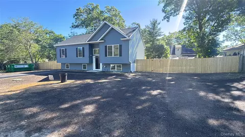 29 Dana Ave, Mastic, NY 11950