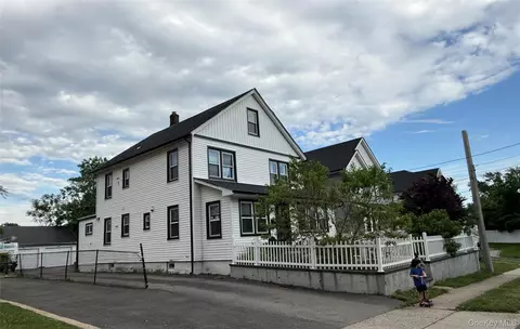 168 Jefferson Ave, North Hempstead, NY 11577