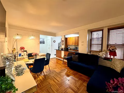 37-21 80th St #1R, Jackson Heights, NY 11372