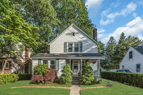 38 Macgregor Ave, North Hempstead, NY 11577