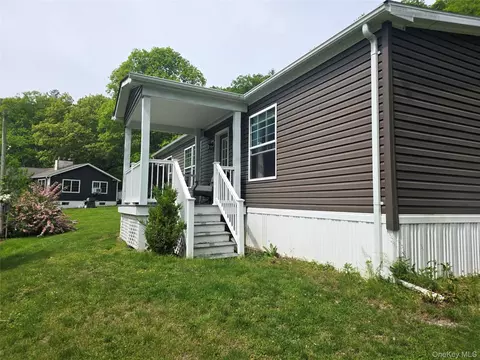 559 Lake Rd, Pine Plains, NY 12567
