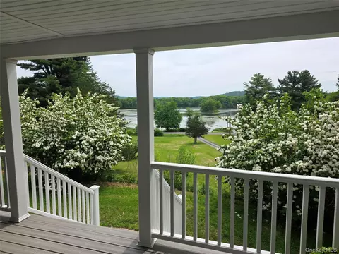 553 Lake Rd, Pine Plains, NY 12567