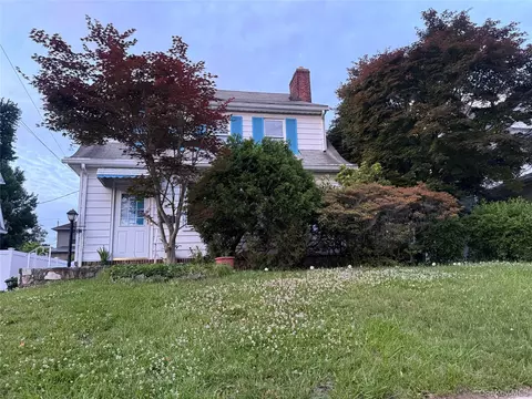 26 Rockland Pl, New Rochelle, NY 10801